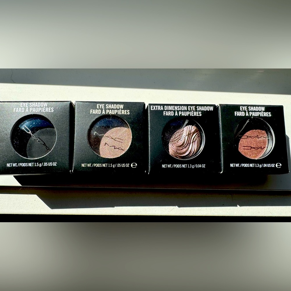 4 New In Box MAC eyeshadows - Carbon, Satin Taupe, Stolen Moment, Twinks